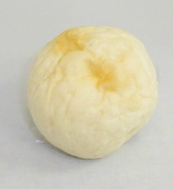 画像1: 白いクリームチーズパン